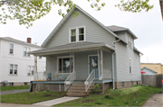 1418 S CHESTNUT AVE, a Front Gabled house, built in Green Bay, Wisconsin in 1900.