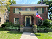 2503 E NEWBERRY BLVD, a Colonial Revival/Georgian Revival house, built in Milwaukee, Wisconsin in 1924.