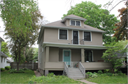 820 ELMORE ST 820 ELMORE ST, a American Foursquare duplex/two-flat, built in Green Bay, Wisconsin in 1914.