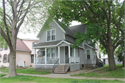 218 N OAKLAND AVE, a Front Gabled duplex, built in Green Bay, Wisconsin in 1890.