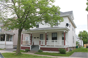 234-236 N OAKLAND AVE, a American Foursquare duplex, built in Green Bay, Wisconsin in 1903.