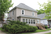 348 N OAKLAND AVE, a American Foursquare house, built in Green Bay, Wisconsin in 1906.