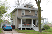 1120 S. Broadway 1120 S. Broadway, a American Foursquare house, built in Green Bay, Wisconsin in 1907.