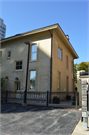 800 N Marshall St (aka 900 E Wells St), a Italianate house, built in Milwaukee, Wisconsin in 1872.