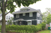 408 N MAPLE AVE 408 N MAPLE AVE, a American Foursquare house, built in Green Bay, Wisconsin in 1910.