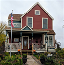 5 Fifield Row, a Queen Anne house, built in Ashland, Wisconsin in 1887.