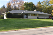 5985 S CALHOUN RD, a Ranch house, built in New Berlin, Wisconsin in 1967.