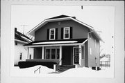 928 LINCOLN BLVD, a Front Gabled house, built in Manitowoc, Wisconsin in 1917.