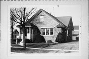 1522 MADISON ST, a Craftsman house, built in Manitowoc, Wisconsin in 1925.