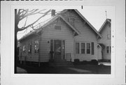 1615 MADISON ST, a Craftsman house, built in Manitowoc, Wisconsin in 1927.