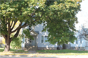 122 S ASHLAND AVE, a Queen Anne house, built in Green Bay, Wisconsin in 1900.