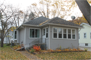 340 COLUMBIA AVE, a Bungalow house, built in Green Bay, Wisconsin in 1940.
