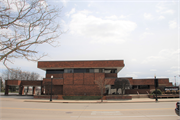 400 BROAD ST, a Contemporary bank/financial institution, built in Beloit, Wisconsin in 1979.