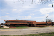400 BROAD ST, a Contemporary bank/financial institution, built in Beloit, Wisconsin in 1979.