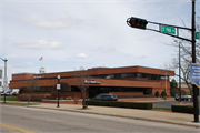 400 BROAD ST, a Contemporary bank/financial institution, built in Beloit, Wisconsin in 1979.