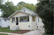 1017 GRIGNON ST 1017 GRIGNON ST, a Front Gabled house, built in Green Bay, Wisconsin in 1915.