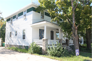 1418 E MASON ST, a American Foursquare house, built in Green Bay, Wisconsin in 1933.
