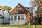 1106 SHAWANO AVE, a Front Gabled house, built in Green Bay, Wisconsin in 1898.