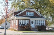985 VELP AVE 985 VELP AVE, a Bungalow house, built in Green Bay, Wisconsin in 1928.