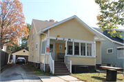 220 WOODLAWN AVE 220 WOODLAWN AVE, a Bungalow house, built in Green Bay, Wisconsin in 1924.