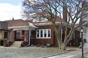 1918 Carlisle Ave., a Bungalow house, built in Racine, Wisconsin in 1926.