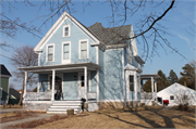664 N MILWAUKEE ST 664 N MILWAUKEE ST, a Queen Anne house, built in Port Washington, Wisconsin in 1900.
