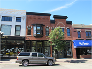 322 Pearl Street, a Commercial Vernacular retail building, built in La Crosse, Wisconsin in 1889.