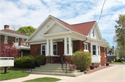 617 N 8TH ST, a Colonial Revival/Georgian Revival house, built in Manitowoc, Wisconsin in 1920.