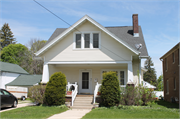 1708 MICHIGAN AVE, a Bungalow house, built in Manitowoc, Wisconsin in 1922.