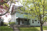 709 ST CLAIR ST, a Queen Anne house, built in Manitowoc, Wisconsin in 1891.