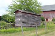 W9624 Black Rd, a Astylistic Utilitarian Building corn crib, built in Dekorra, Wisconsin in 1900.