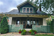 516 W CENTRAL ST 516 W CENTRAL ST, a Craftsman house, built in Chippewa Falls, Wisconsin in 1916.