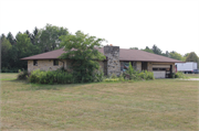 2770 WIS-60 STH, a Ranch house, built in Hartford, Wisconsin in 1960.