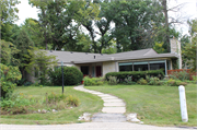 6755 Holly Ct, a Contemporary house, built in Fox Point, Wisconsin in 1951.