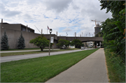 E. Mason St. over Lincoln Memorial Dr., a NA (unknown or not a building) bridge, built in Milwaukee, Wisconsin in 1982.