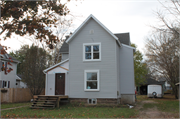 525 LAUREL ST, a Gabled Ell house, built in Reedsburg, Wisconsin in 1900.