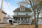 416 N LOCUST ST, a American Foursquare house, built in Reedsburg, Wisconsin in 1910.