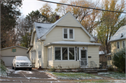 327 W MAIN ST, a Cross Gabled house, built in Reedsburg, Wisconsin in 1910.