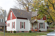 401 N PINE ST 401 N PINE ST, a Gabled Ell house, built in Reedsburg, Wisconsin in 1890.