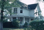 910 WOODARD ST, a Queen Anne house, built in Tomah, Wisconsin in .