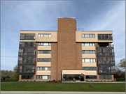 2130 LOST DAUPHIN RD, a Contemporary apartment/condominium, built in De Pere, Wisconsin in 1982.