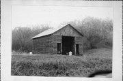 8149 LAFAYETTE AVE, a Astylistic Utilitarian Building corn crib, built in Leon, Wisconsin in 1900.