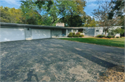 11400 N Mulberry Dr, a Contemporary house, built in Mequon, Wisconsin in 1953.