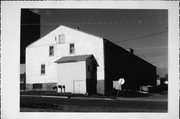 528 BROADWAY ST, a Astylistic Utilitarian Building warehouse, built in Cashton, Wisconsin in 1905.