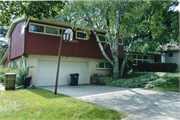 5026 LA CROSSE LN 5026 LA CROSSE LN, a Ranch house, built in Madison, Wisconsin in 1956.