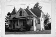 915 WISCONSIN ST, a Queen Anne house, built in Cashton, Wisconsin in 1900.