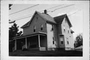 927 WISCONSIN ST, a Queen Anne house, built in Cashton, Wisconsin in 1908.