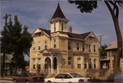 2576 N Vel R. Phillips Ave (AKA 2576 N 4TH ST), a Queen Anne house, built in Milwaukee, Wisconsin in 1880.