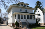 266 E 2ND ST 266 E 2ND ST, a American Foursquare house, built in Fond du Lac, Wisconsin in 1917.