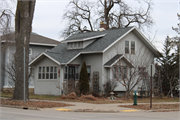 1327 West Ave S, a Side Gabled house, built in La Crosse, Wisconsin in .
